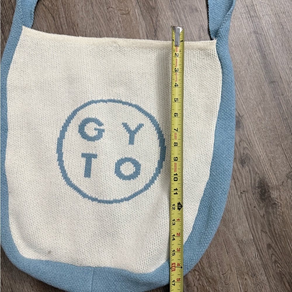 GYTO • Knit Smiley Face Crossbody Tote Bag - Picture 12 of 12